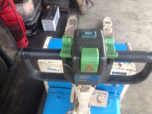 เเฮนด์ลิฟทไฟฟ้ารับน้ำหนักได้ตันครึ่ง ของเก่าญี่ปุ่นสภาพพร้อมใช้มีที่ชาตไฟครบ