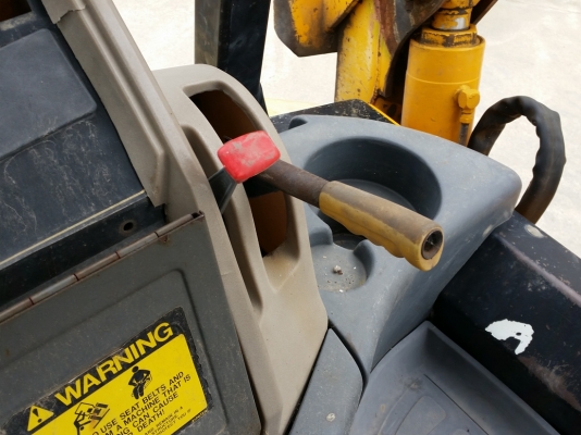 ขาย รถตักหน้าขุดหลัง JCB 215S สภาพสวย นำเข้าจากประเทศสหรัฐอเมริกา 2 เพลา 4x4 92 แรงม้า ไม่เคยผ่านการใช้งานในไทย ขาย รถตักหน้าขุดหลัง JCB 215S สภาพสวย นำเข้าจากประเทศสหรัฐอเมริกา 2 เพลา 4x4 92 แรงม้า ไม่เคยผ่านการใช้งานในไทย