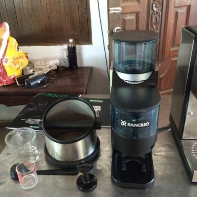 เครื่องชงกาแฟRANCILIO  Silvia+เครื่องบดRANCILIO  Rocky พร้อมอุปกรณ์