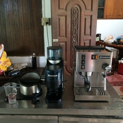เครื่องชงกาแฟRANCILIO  Silvia+เครื่องบดRANCILIO  Rocky พร้อมอุปกรณ์