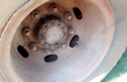 ISUZU TX 145 HP 6BB1 รถหัวยาว 10 ล้อเพลาเดียว เทรลเลอร์ท้ายลาดขึ้นรถแบ็คโฮร PC 120-150 ได้เลยครับ เครื่องยนต์แรงดีมากครับ ภายในเก๋งคอนโซลครบพร้อม พวงมาลัยธรรมดา ช่วงล่างเพลาเดียวเดิมๆสภาพดีพร้อมใช้งาน เอกสารสัญญาซื้อขาย ไม่มีทะเบียนนะครับขายตามสภาพ ราคาต่