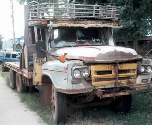 ISUZU TX 145 HP 6BB1 รถหัวยาว 10 ล้อเพลาเดียว เทรลเลอร์ท้ายลาดขึ้นรถแบ็คโฮร PC 120-150 ได้เลยครับ เครื่องยนต์แรงดีมากครับ ภายในเก๋งคอนโซลครบพร้อม พวงมาลัยธรรมดา ช่วงล่างเพลาเดียวเดิมๆสภาพดีพร้อมใช้งาน เอกสารสัญญาซื้อขาย ไม่มีทะเบียนนะครับขายตามสภาพ ราคาต่