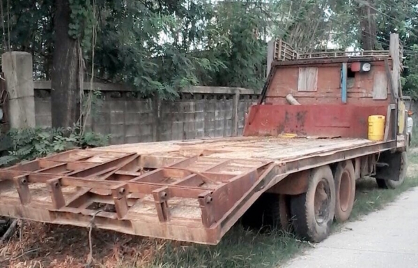 ISUZU TX 145 HP 6BB1 รถหัวยาว 10 ล้อเพลาเดียว เทรลเลอร์ท้ายลาดขึ้นรถแบ็คโฮร PC 120-150 ได้เลยครับ เครื่องยนต์แรงดีมากครับ ภายในเก๋งคอนโซลครบพร้อม พวงมาลัยธรรมดา ช่วงล่างเพลาเดียวเดิมๆสภาพดีพร้อมใช้งาน เอกสารสัญญาซื้อขาย ไม่มีทะเบียนนะครับขายตามสภาพ ราคาต่