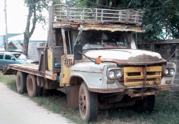 ISUZU TX 145 HP 6BB1 รถหัวยาว 10 ล้อเพลาเดียว เทรลเลอร์ท้ายลาดขึ้นรถแบ็คโฮร PC 120-150 ได้เลยครับ เครื่องยนต์แรงดีมากครับ ภายในเก๋งคอนโซลครบพร้อม พวงมาลัยธรรมดา ช่วงล่างเพลาเดียวเดิมๆสภาพดีพร้อมใช้งาน เอกสารสัญญาซื้อขาย ไม่มีทะเบียนนะครับขายตามสภาพ ราคาต่