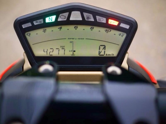 ราคาโครตถูก* ขาย Ducati streetfighter ตัว 1098s พร้อมทะเบียนแท้ไม่ขาดต่อจูงมือโอนขนส่ง