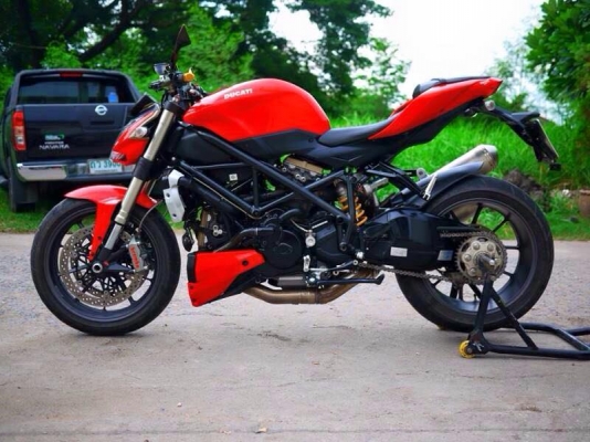 ราคาโครตถูก* ขาย Ducati streetfighter ตัว 1098s พร้อมทะเบียนแท้ไม่ขาดต่อจูงมือโอนขนส่ง