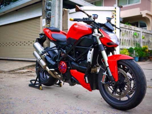ราคาโครตถูก* ขาย Ducati streetfighter ตัว 1098s พร้อมทะเบียนแท้ไม่ขาดต่อจูงมือโอนขนส่ง