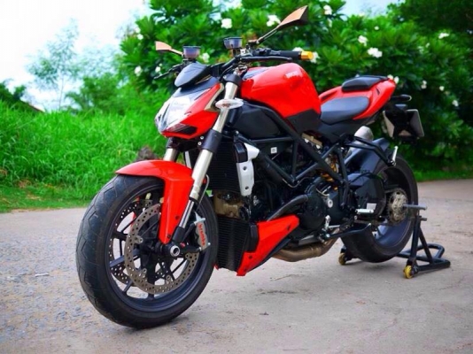 ราคาโครตถูก* ขาย Ducati streetfighter ตัว 1098s พร้อมทะเบียนแท้ไม่ขาดต่อจูงมือโอนขนส่ง