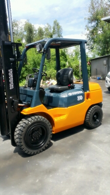 TOYOTA 7FD30 ขนาด3ตัน เสาสูง3เมตร เกียร์ออร์โต้ เครื่องยนต์ดีเซล2Z ยางตันใหม่4เส้น รับประกันเครื่องเกียร์3เดือน ราคาต่อรองได้0816161541