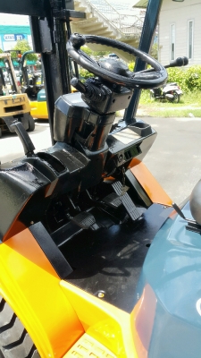 TOYOTA 7FD30 ขนาด3ตัน เสาสูง3เมตร เกียร์ออร์โต้ เครื่องยนต์ดีเซล2Z ยางตันใหม่4เส้น รับประกันเครื่องเกียร์3เดือน ราคาต่อรองได้0816161541