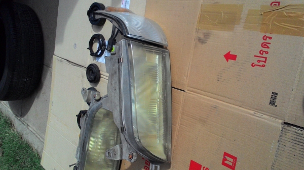 ขายไฟหน้า และไฟหรี่ TOYOTA 3 ห่วง ชุด 1 คัน tel.081-427-3941 ขายไฟหน้า และไฟหรี่ TOYOTA 3 ห่วง ชุด 1 คัน tel.081-427-3941