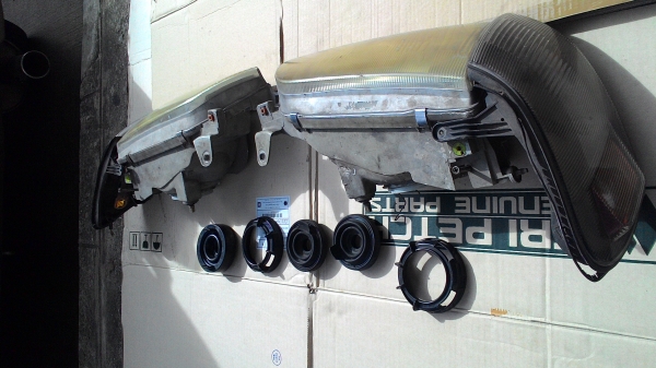 ขายไฟหน้า และไฟหรี่ TOYOTA 3 ห่วง ชุด 1 คัน tel.081-427-3941 ขายไฟหน้า และไฟหรี่ TOYOTA 3 ห่วง ชุด 1 คัน tel.081-427-3941