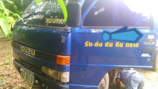 หกล้อ อีซูซุ NKR100แรง ดั้ม3คิว สภาพดีสวยเดิม พรัอมใช้งาน ทะเบียนพรัอมโอน