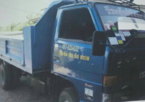 หกล้อ อีซูซุ NKR100แรง ดั้ม3คิว สภาพดีสวยเดิม พรัอมใช้งาน ทะเบียนพรัอมโอน