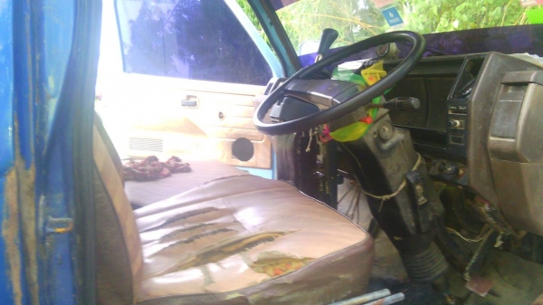 หกล้อ อีซูซุ NKR100แรง ดั้ม3คิว สภาพดีสวยเดิม พรัอมใช้งาน ทะเบียนพรัอมโอน