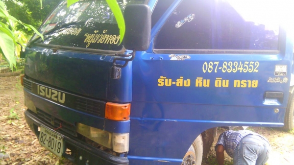 หกล้อ อีซูซุ NKR100แรง ดั้ม3คิว สภาพดีสวยเดิม พรัอมใช้งาน ทะเบียนพรัอมโอน