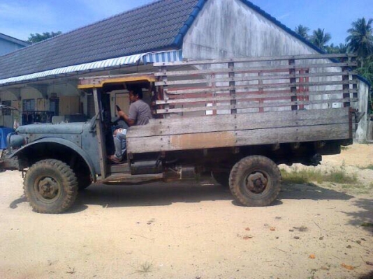 รถจิ๊บกลาง รถเก่าแก่สภาพดี เครื่อง 6 สูบดีเซล รถมี 5 คันเลือกได้ ไม่มีเล่ม ขายคันละ 2 แสนต่อรองได้