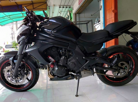 ER6N ปี13 รถสวยคับ วิ่ง 12,000 ของแต่งมี จัดแนซ์ได้คับ ER6N ปี13 รถสวยคับ วิ่ง 12,000 ของแต่งมี จัดแนซ์ได้คับ