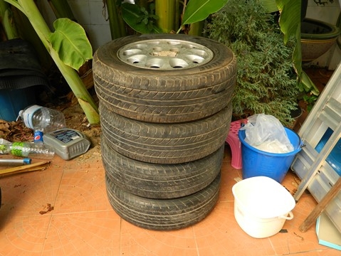 ขายล้อแม็ก14สามห่วง4x100พร้อมยาง ขายล้อแม็ก14สามห่วง4x100พร้อมยาง