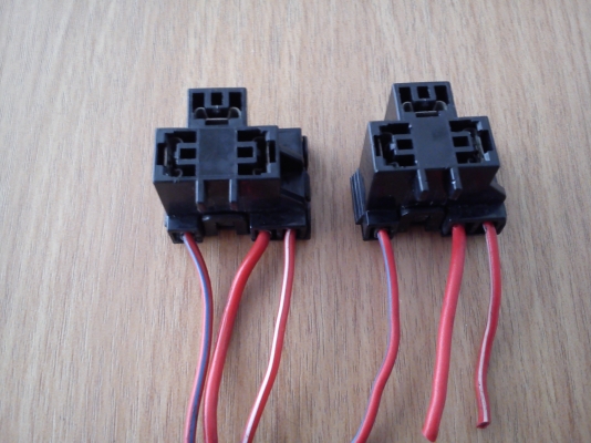 ขั้วไฟหน้า AMP ขนาด H4 ของแท้จากญี่ปุ่น