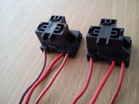 ขั้วไฟหน้า AMP ขนาด H4 ของแท้จากญี่ปุ่น