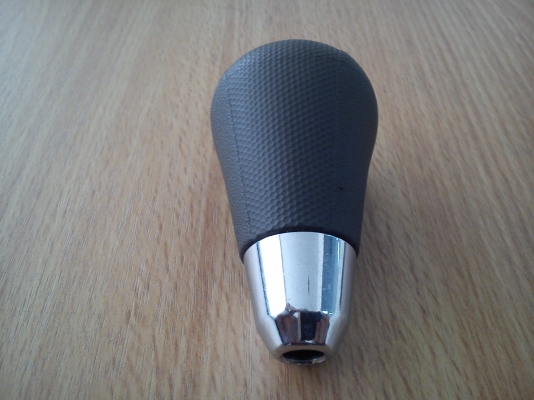 หัวเกียร์ออโต้ TOYOTA ตัวนอก เกลียวเล็ก 8มิล