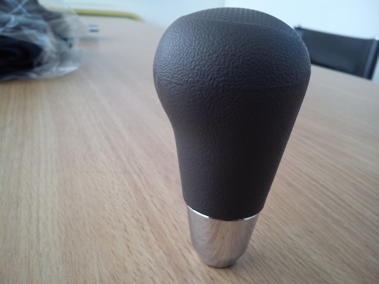 หัวเกียร์ออโต้ TOYOTA ตัวนอก เกลียวเล็ก 8มิล