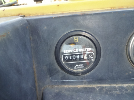 รถดัน Komatsu D20P-7 #77533 นำเข้าจากญี่ปุ่น สนใจโทร. 080-6565422 (หนิง)