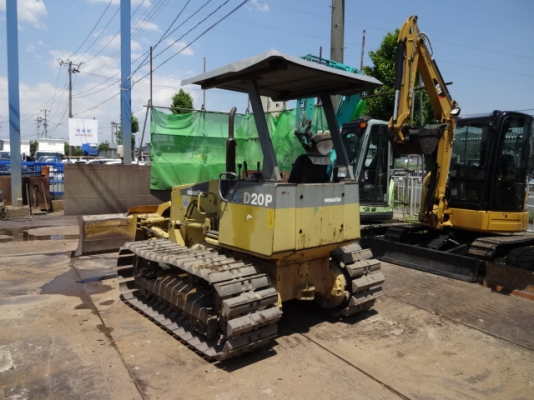 รถดัน Komatsu D20P-7 #77533 นำเข้าจากญี่ปุ่น สนใจโทร. 080-6565422 (หนิง)