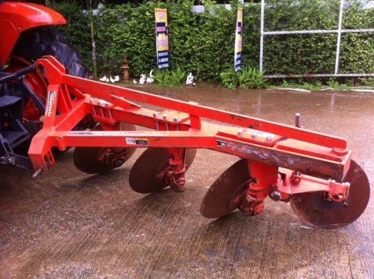 ขายรถไถ Kubota M7040 (4WD) พร้อมดันหน้า+ผานบุกเบิกช้างDP263J รถสวย พร้อมใช้งานครับ