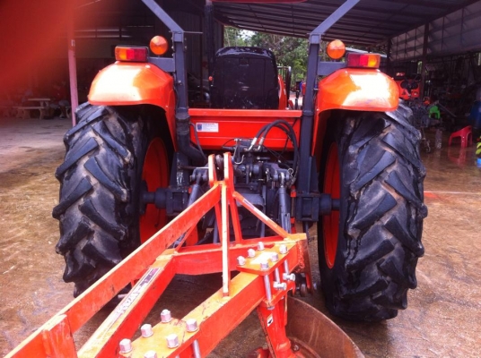 ขายรถไถ Kubota M7040 (4WD) พร้อมดันหน้า+ผานบุกเบิกช้างDP263J รถสวย พร้อมใช้งานครับ