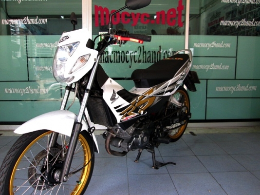 sonic สีขาว สต๊าทมือ รถเดือน พฤษภาคม ปี 50 รุ่นสุดท้าย เครื่องดำ โช๊คดำ ไมล์ 3 หมื่นโล คลัชไม่หอน เครื่องดี สีสวย ฟรีโอน+ต่อภาษี