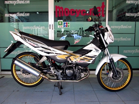 sonic สีขาว สต๊าทมือ รถเดือน พฤษภาคม ปี 50 รุ่นสุดท้าย เครื่องดำ โช๊คดำ ไมล์ 3 หมื่นโล คลัชไม่หอน เครื่องดี สีสวย ฟรีโอน+ต่อภาษี