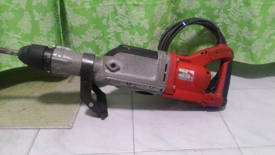 เครื่องสกัดคอนกรีตไฟฟ้า ขนาด 1600 วัตต์ สภาพดีพร้อมใช้งานครับ