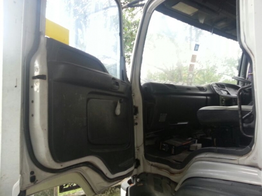 รถอีซูซุ 10 ล้อ หลังถนน FVM 195 แรงม้า. ปี 40 สนใจติดต่อ 081 - 6079515 รถอีซูซุ 10 ล้อ หลังถนน FVM 195 แรงม้า. ปี 40 สนใจติดต่อ 081 - 6079515