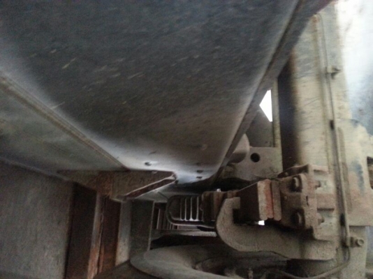 รถอีซูซุ 10 ล้อ หลังถนน FVM 195 แรงม้า. ปี 40 สนใจติดต่อ 081 - 6079515 รถอีซูซุ 10 ล้อ หลังถนน FVM 195 แรงม้า. ปี 40 สนใจติดต่อ 081 - 6079515