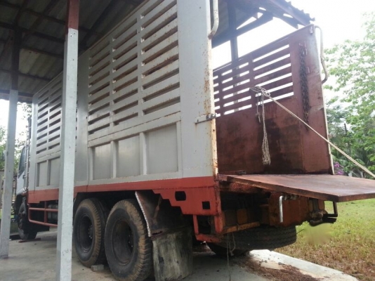 รถอีซูซุ 10 ล้อ หลังถนน FVM 195 แรงม้า. ปี 40 สนใจติดต่อ 081 - 6079515 รถอีซูซุ 10 ล้อ หลังถนน FVM 195 แรงม้า. ปี 40 สนใจติดต่อ 081 - 6079515