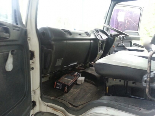 รถอีซูซุ 10 ล้อ หลังถนน FVM 195 แรงม้า. ปี 40 สนใจติดต่อ 081 - 6079515 รถอีซูซุ 10 ล้อ หลังถนน FVM 195 แรงม้า. ปี 40 สนใจติดต่อ 081 - 6079515