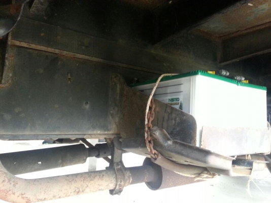 รถอีซูซุ 10 ล้อ หลังถนน FVM 195 แรงม้า. ปี 40 สนใจติดต่อ 081 - 6079515 รถอีซูซุ 10 ล้อ หลังถนน FVM 195 แรงม้า. ปี 40 สนใจติดต่อ 081 - 6079515