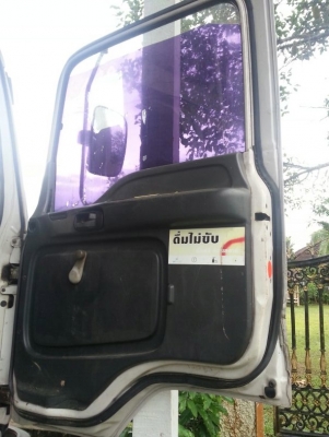 รถอีซูซุ 10 ล้อ หลังถนน FVM 195 แรงม้า. ปี 40 สนใจติดต่อ 081 - 6079515 รถอีซูซุ 10 ล้อ หลังถนน FVM 195 แรงม้า. ปี 40 สนใจติดต่อ 081 - 6079515