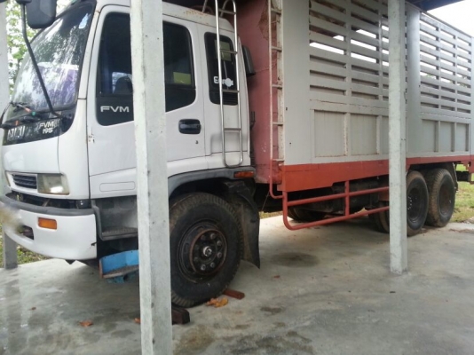 รถอีซูซุ 10 ล้อ หลังถนน FVM  195 แรงม้า. ปี 40    สนใจติดต่อ  081 - 6079515