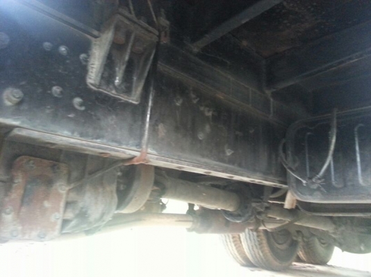 รถอีซูซุ 10 ล้อ หลังถนน FVM 195 แรงม้า. ปี 40 สนใจติดต่อ 081 - 6079515 รถอีซูซุ 10 ล้อ หลังถนน FVM 195 แรงม้า. ปี 40 สนใจติดต่อ 081 - 6079515