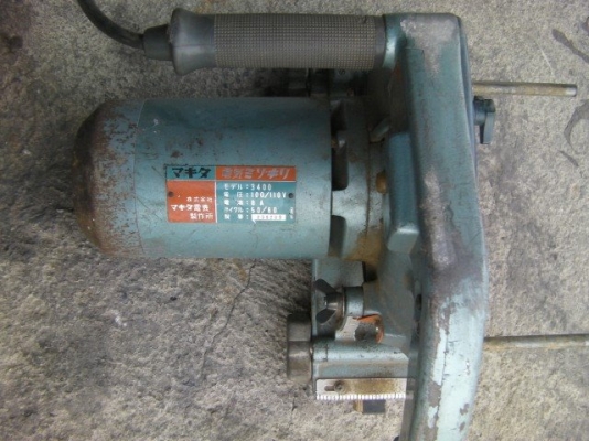 ขายเครื่องตัดไม้ ตัดกระเบี้ยงเก่าญี่ปุ่นใช้ไฟ 110V พร้อมใช้ ราคา 3,600บ.