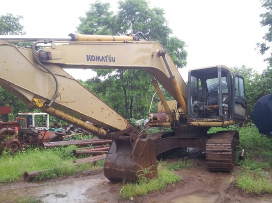 ขาย Komatsu Pc200-6 เหมาๆ 2 คัน ราคา 1,300,000 บาท ขาย Komatsu Pc200-6 เหมาๆ 2 คัน ราคา 1,300,000 บาท