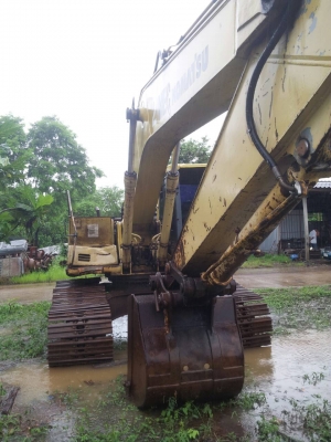 ขาย Komatsu Pc200-6 เหมาๆ 2 คัน ราคา 1,300,000 บาท ขาย Komatsu Pc200-6 เหมาๆ 2 คัน ราคา 1,300,000 บาท
