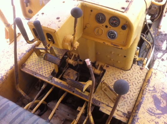 ขายด่วนรถแทร็กเตอรD5Dเครือง44Vฟาบางสภาพใช้ไดโซ้หนา