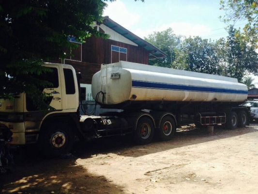 รถบรรทุกหัวลาก 10 ล้อ. HINO FM2K ปี42 ราคา 880,000 บ.