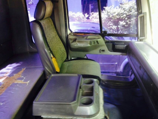 รถบรรทุกหัวลาก 10 ล้อ. HINO FM2K ปี42 ราคา 880,000 บ.