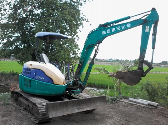 ขาย PC 40MR -1 รุ่น ภาพสวยเครื่องดำเครื่องดีดีปั๊มนิ้ว อินวอยน์ ช่วงล่างเต็ม ขาย PC 40MR -1 รุ่น ภาพสวยเครื่องดำเครื่องดีดีปั๊มนิ้ว อินวอยน์ ช่วงล่างเต็ม