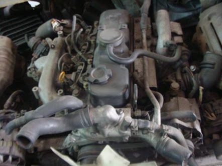 เครื่องพร้อมเกียร์ นิสสันTD27 turbo ฝาดำ 20,000 บาท ทำอะไหล่เสื้อร้าว 0815924453 เสือ